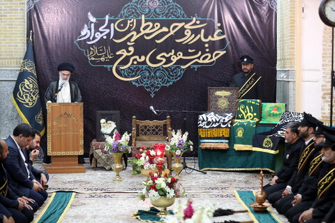 تصاویر/ یین  غبارروبی حرم مطهر حضرت موسی آیین غبارروبی حرم امام زاده موسی مبرقع(ع)