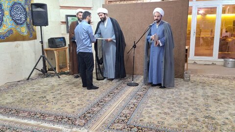 تصاویر/اختتامیه مرحله مدرسه ای جشنواره علامه حلی در مدرسه علمیه امام حسن عسکری (ع) برگزار شد