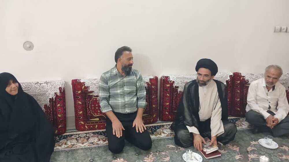 دیدار امام جمعه کاشان با خانواده شهدا و ایثارگران+عکس