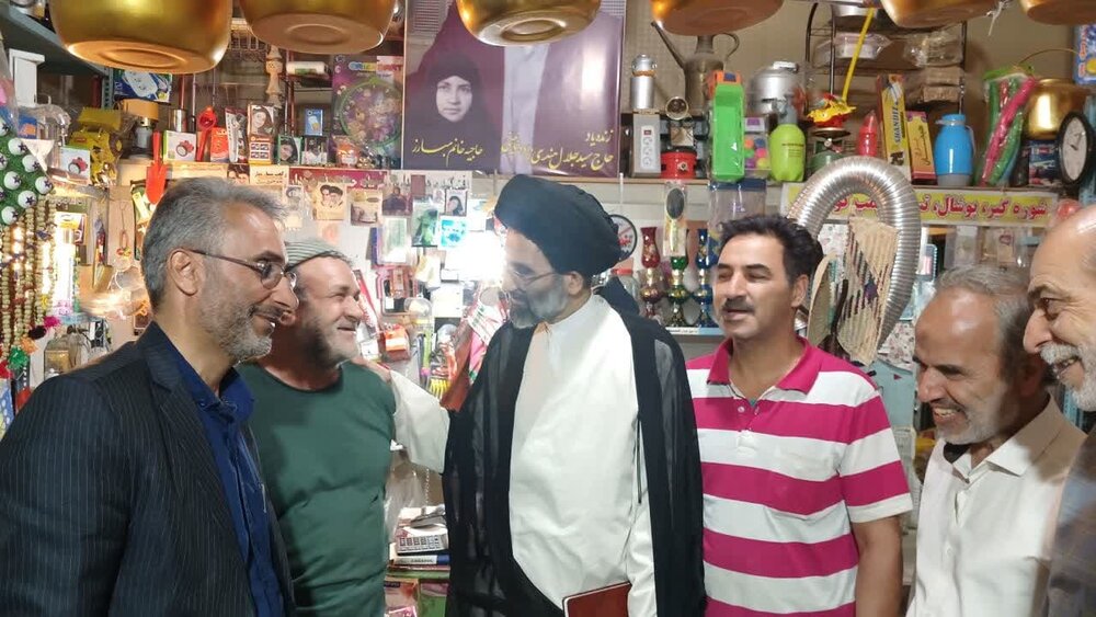 دیدار امام جمعه کاشان با خانواده شهدا و ایثارگران+عکس