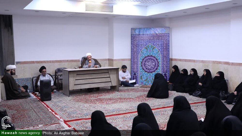 تصاویر/ برگزاری نشست آموزشی مبلغات امین با موضوع آشنایی با قوانین کیفری