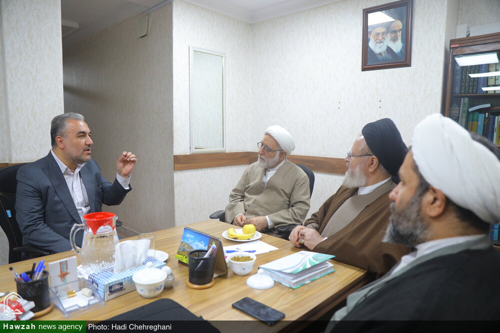 فرماندار با قائم‌مقام مدیر حوزه در حوزه علمیه قم دیدار کرد