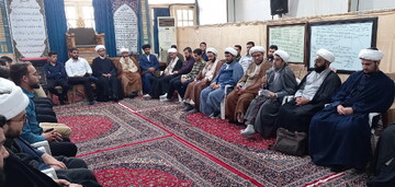 تصاویر/ نشست هم‌اندیشی طلاب ممتاز سطوح عالی مدارس علمیه کاشان