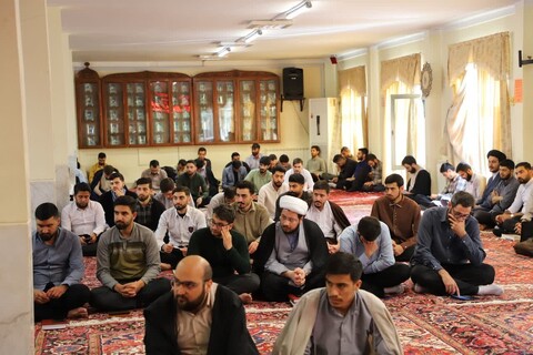 تصاویر/ نشست فرقه شناسی در مدرسه علمیه حضرت ولی عصر (عج) تبریز