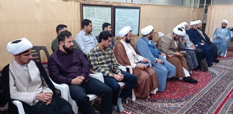 تصاویر/ نشست هم‌اندیشی طلاب ممتاز سطوح عالی مدارس علمیه کاشان با حضور مدیر و معاونان حوزه علمیه این منطقه