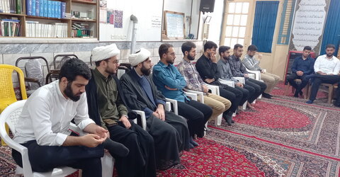 تصاویر/ نشست هم‌اندیشی طلاب ممتاز سطوح عالی مدارس علمیه کاشان با حضور مدیر و معاونان حوزه علمیه این منطقه