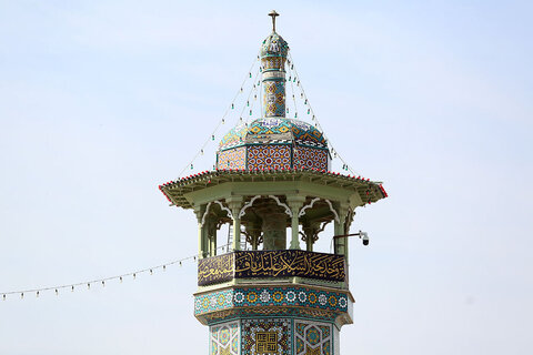 Photos/Le sanctuaire al-Ma'sumiya érige des banderoles de deuil pour commémorer le martyre de l'imam al-Jawad (que la paix soit sur lui)