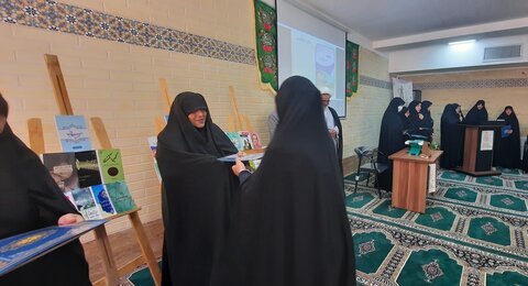 تصاویر/تقدیر از برگزیدگان جشنواره بانوی کرامت در اراک