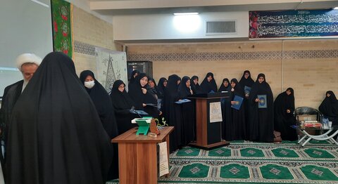 تصاویر/تقدیر از برگزیدگان جشنواره بانوی کرامت در اراک