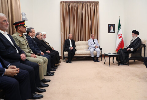 تصاویر/ دیدار نخست وزیر پاکستان و هیئت همراه با رهبر معظم انقلاب