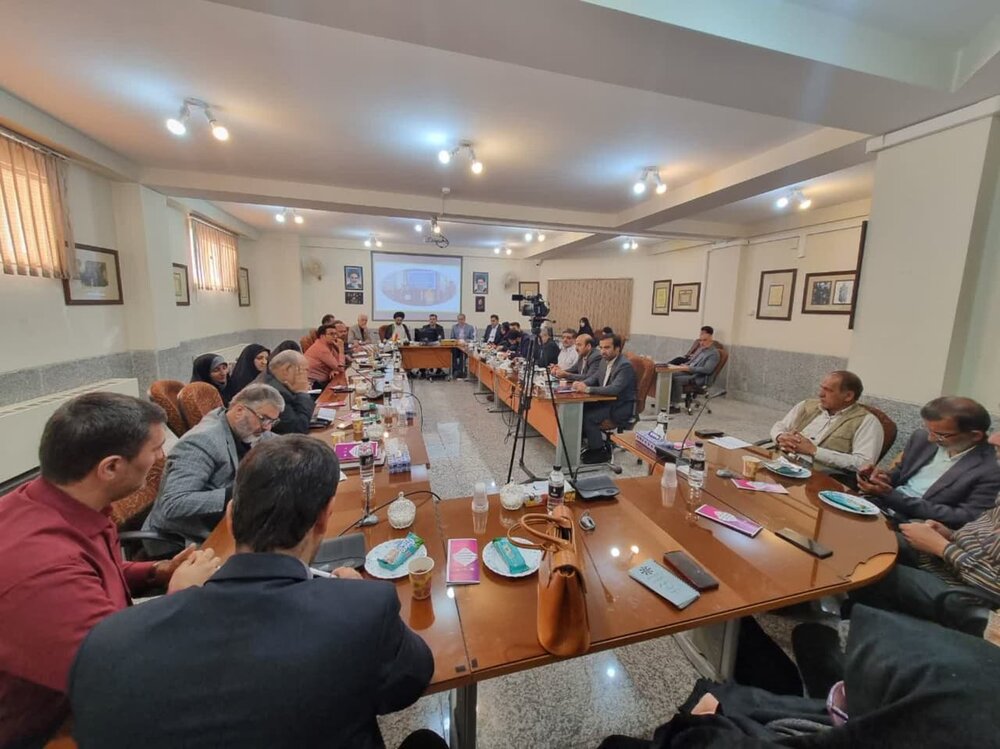 دانش‌آموزان به سلاح تحلیل و تفکر مجهز شوند