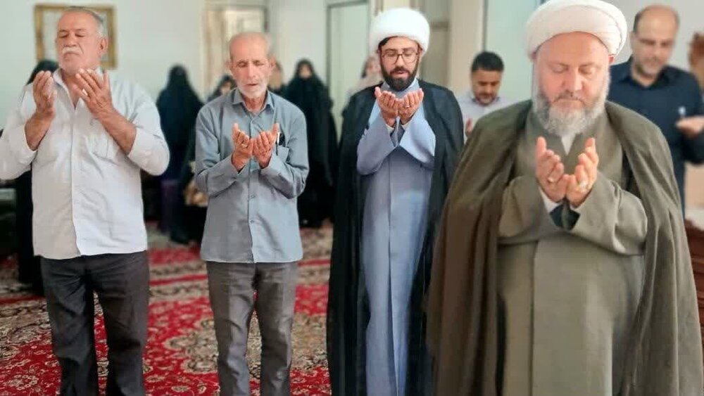 دیدار امام‌جمعه و فرماندار آران و بیدگل با خانواده شهید علی‌محمد امینیان