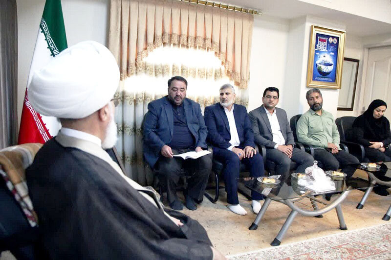 امام ‌جمعه کرمانشاه بر مشارکت اصناف در «مهمانی کیلومتری غدیر» تأکید کرد+ عکس