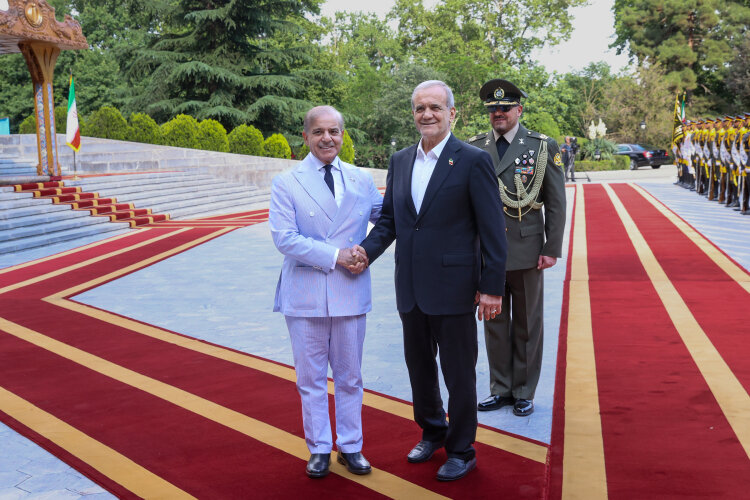 استقبال رسمی رئیس‌جمهور از نخست وزیر پاکستان