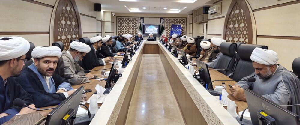 تصاویر/ نشست هم‌اندیشی معاون تبلیغ با اساتید فرق و ادیان با محوریت منشور مقام معظم رهبری