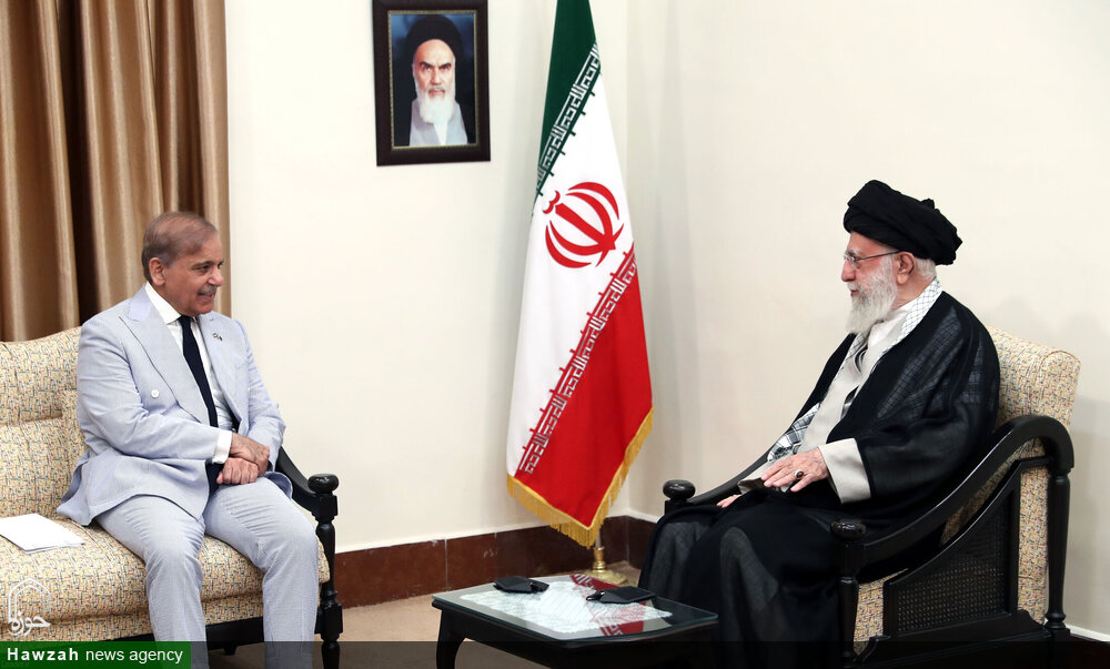 تصاویر/ دیدار نخست وزیر پاکستان و هیئت همراه با رهبر معظم انقلاب