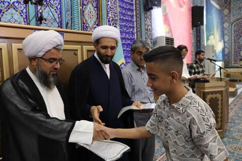 تجلیل از دانش آموزان و مربیان برتر خارگ