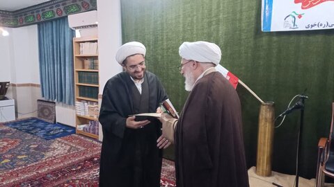 تصاویر/ نشست مدیر حوزه علمیه آذربایجان غربی با طلاب خوی