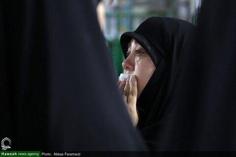 Photos/ Sanctuaire de Hazrat Masoumeh (psl) la nuit de l'anniversaire du martyre de l'Imam Javad (psl)