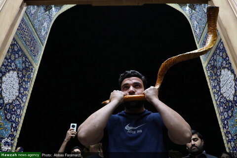 Photos/ Sanctuaire de Hazrat Masoumeh (psl) la nuit de l'anniversaire du martyre de l'Imam Javad (psl)