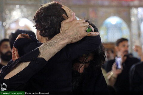 Photos/ Sanctuaire de Hazrat Masoumeh (psl) la nuit de l'anniversaire du martyre de l'Imam Javad (psl)