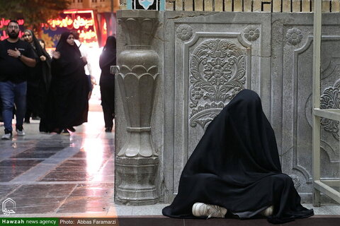 Photos/ Sanctuaire de Hazrat Masoumeh (psl) la nuit de l'anniversaire du martyre de l'Imam Javad (psl)