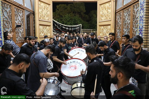 Photos/ Sanctuaire de Hazrat Masoumeh (psl) la nuit de l'anniversaire du martyre de l'Imam Javad (psl)