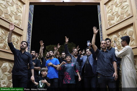 Photos/ Sanctuaire de Hazrat Masoumeh (psl) la nuit de l'anniversaire du martyre de l'Imam Javad (psl)