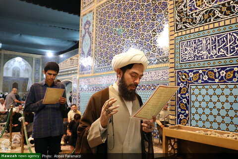 Photos/ Sanctuaire de Hazrat Masoumeh (psl) la nuit de l'anniversaire du martyre de l'Imam Javad (psl)