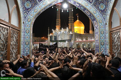 Photos/ Sanctuaire de Hazrat Masoumeh (psl) la nuit de l'anniversaire du martyre de l'Imam Javad (psl)