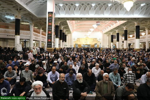 Photos/ Sanctuaire de Hazrat Masoumeh (psl) la nuit de l'anniversaire du martyre de l'Imam Javad (psl)