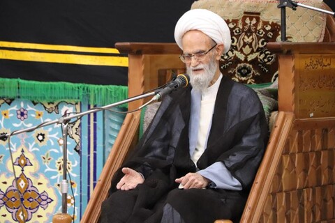 تصاویر/ درس اخلاق آیت الله بنابی در حوزه علمیه بناب