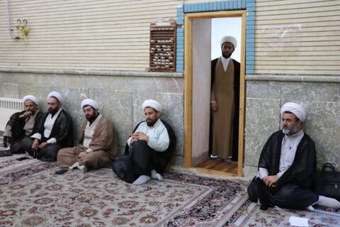 تصاویر/ درس اخلاق آیت الله بنابی در حوزه علمیه بناب