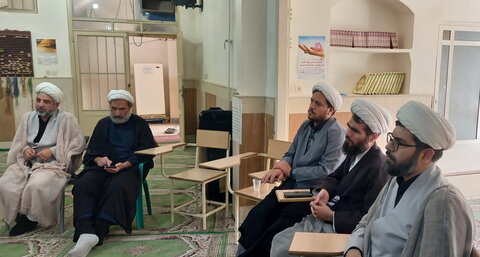 تصاویر/ بازدید مدیر و معاونان حوزه علمیه منطقه کاشان از مدرسه علمیه المهدی(عج) آران و بیدگل