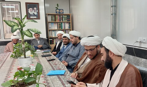 تصاویر/ بازدید مدیر و معاونان حوزه علمیه منطقه کاشان از مدرسه علمیه المهدی(عج) آران و بیدگل