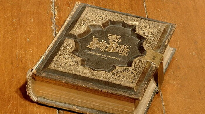 دلیل استشهاد مهدویت به تورات و انجیل با وجود تحریف!