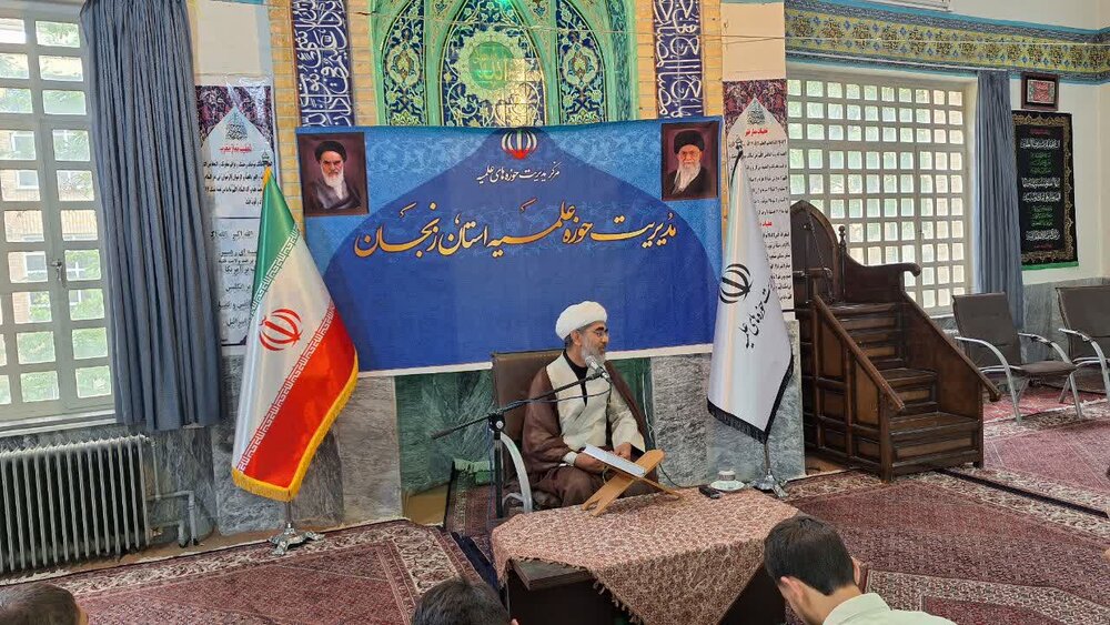 بحران هویتی از مهم‌ترین آفات طلبگی است