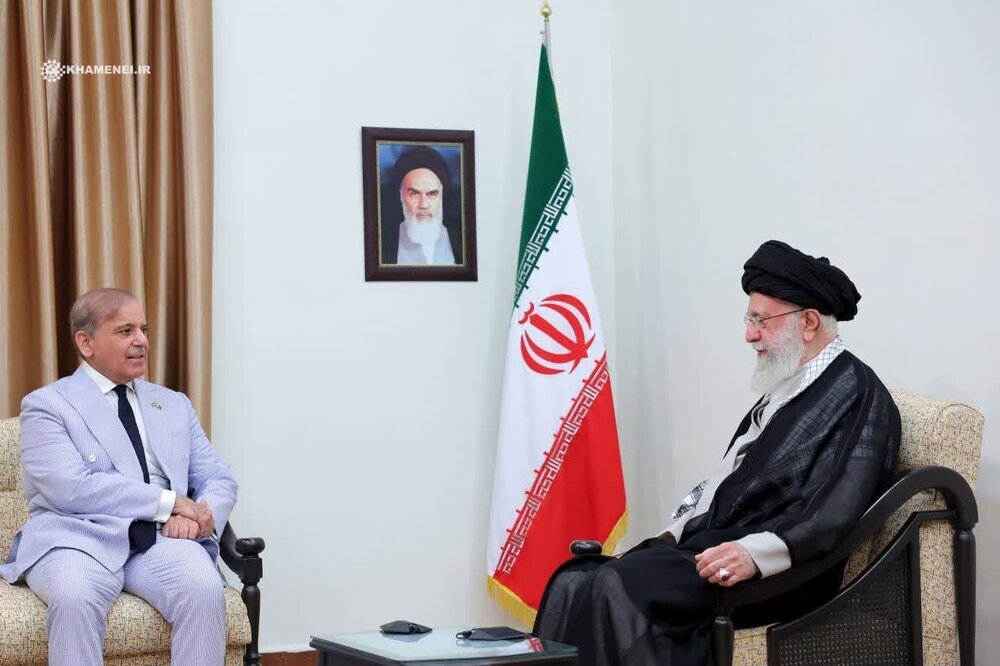Qəzzada baş verən cinayətlərin dayandırılması üçün təsirli addımların atılması zəruridir. İran və Pakistan arasında əməkdaşlıq daha yüksək və layiqli bir səviyyəyə çatdırılmalıdır.