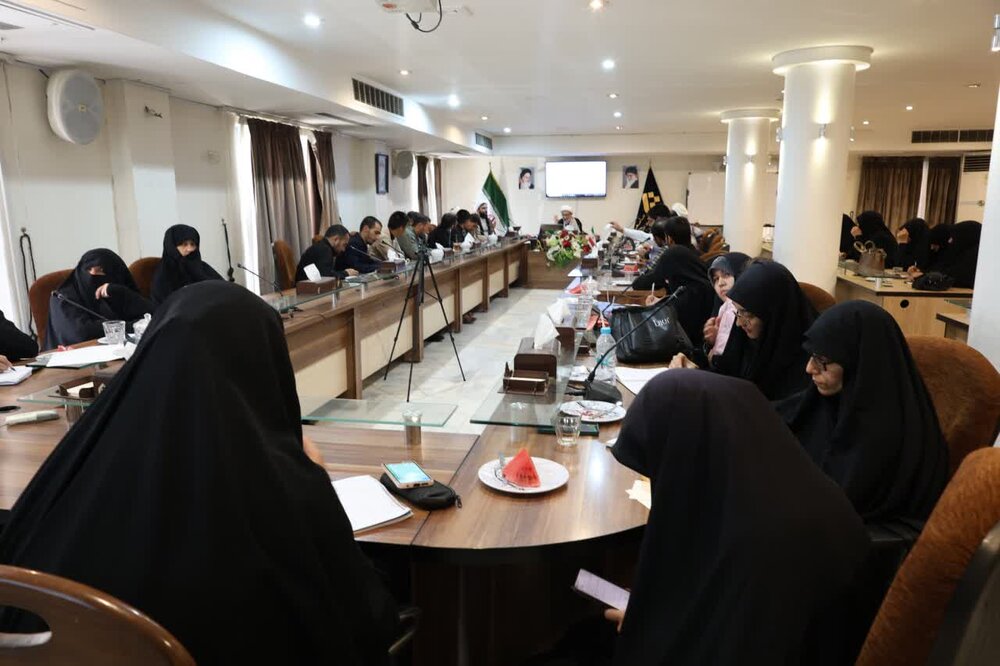 نشست علمی «روش‌های مواجهه با شبهات در فرهنگ رضوی»  در جامعه المصطفی العالمیه نمایندگی خراسان