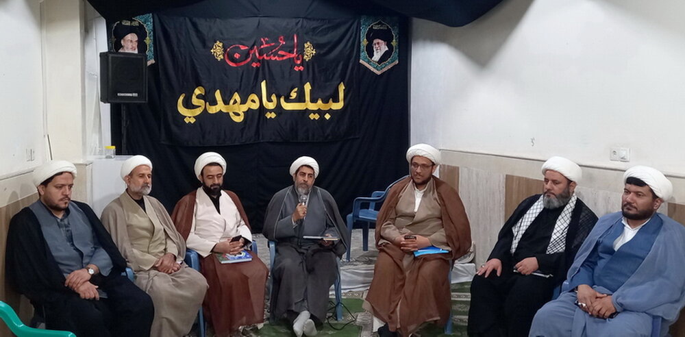 حوزه علمیه به وظایف خود در قبال جامعه اسلامی عمل کند