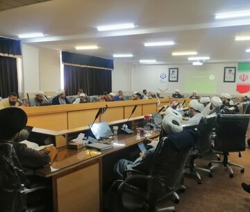 در حوزه‌های علمیه هدف پرورش طلاب در تراز پیشتازان و مقربان درگاه الهی باشد+عکس