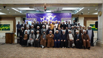 تصاویر / نشست صمیمی مبلغان تخصصی و سرگروه‌های تبلیغی دفتر تبلیغات اسلامی اصفهان