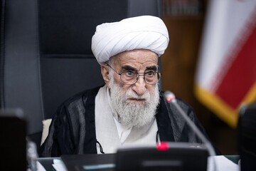 خواص جامعه در صحنه‌های سرنوشت‌ساز حضور آگاهانه داشته باشند