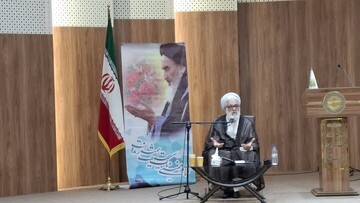 شهدا اسطوره‌های جاودانگی و رمز ماندگاری کشور هستند