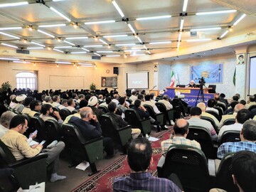 همایش خادمیاران رضوی استان قم برگزار شد/ آیت‌الله طبسی: خدمت به امام رضا (ع) نشانه شرف و افتخار است