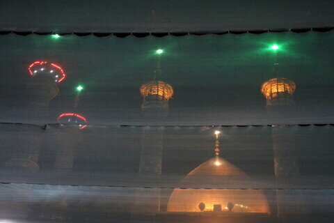 Imágenes / Ambiente del Santuario de Hazrat Masoumeh (P) en la noche del martirio del Imam Jawad (P)
