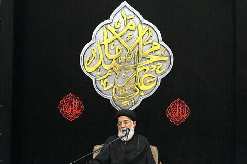 Imágenes / Ambiente del Santuario de Hazrat Masoumeh (P) en la noche del martirio del Imam Jawad (P)