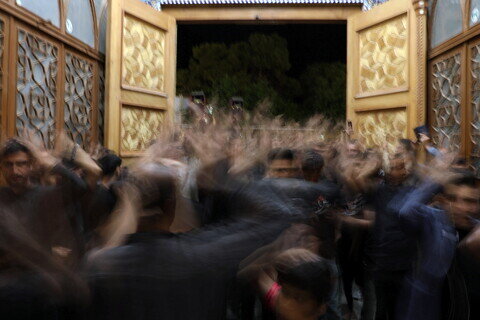 Imágenes / Ambiente del Santuario de Hazrat Masoumeh (P) en la noche del martirio del Imam Jawad (P)