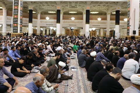 Imágenes / Ambiente del Santuario de Hazrat Masoumeh (P) en la noche del martirio del Imam Jawad (P)