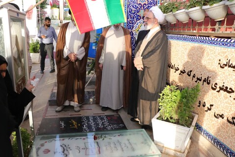 تصاویر/ حضور آیت الله اعرافی در مرقد شهید سلیمانی
